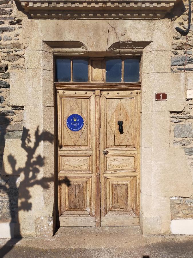 Gite Les Pieds Dans L'Olt - Ultreia Estaing  Exterior photo